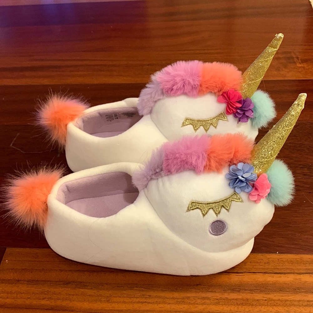 Crewcuts unicorn slippers size K4